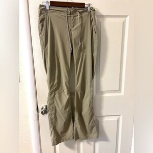Columbia Women’s Omni Shield Khaki Pants Size 8